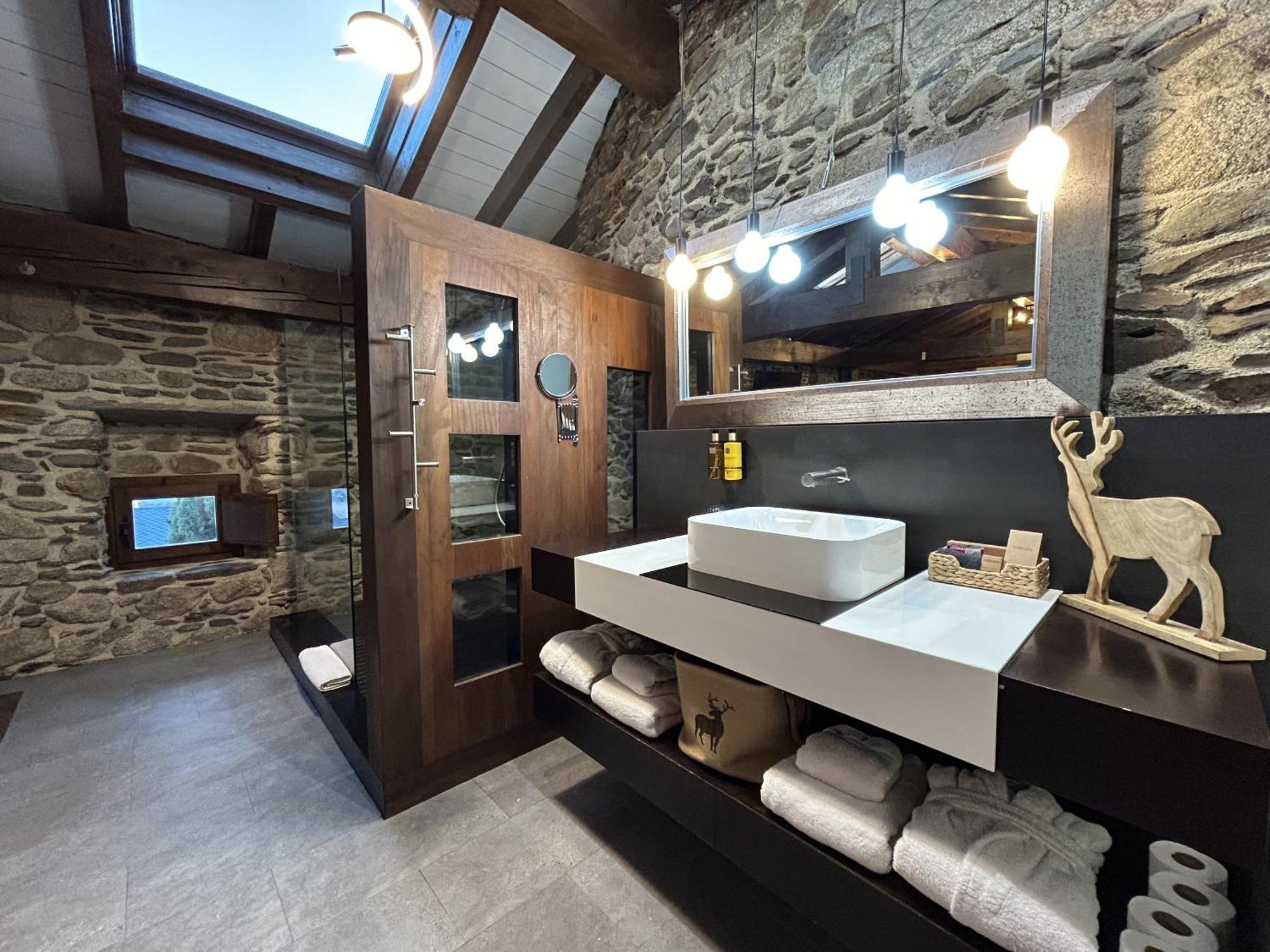 Mas Farner - Adults Only Bed & Breakfast Llivia Room photo